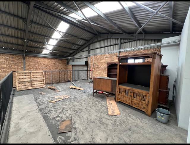 347M² WAREHOUSE TO LET IN STRIJDOMPARK